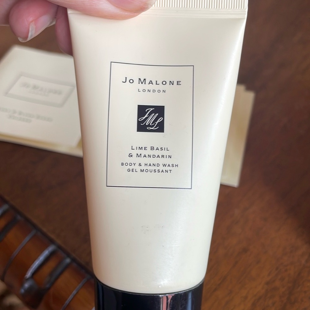 “JO MALONE” 8 Medium Sample Size Products, $100 La Mer Gift Cards, Jo M Gift Box - Picture 4 of 16